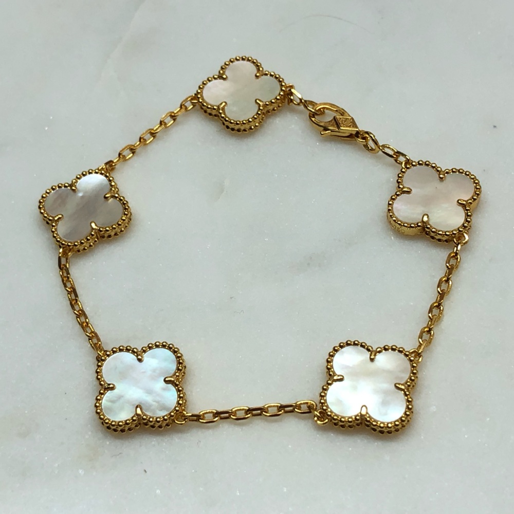 Brand New Clover Bracelet 15mm Mother of Pearl 18k gold plated